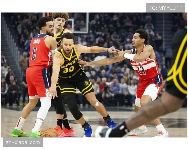 “我从未离开”:克莱·汤普森替补出场命中8记三分,赛后拥抱科尔 “我从未离开”:克莱·汤普森替补出场命中8记三分,赛后拥抱科尔